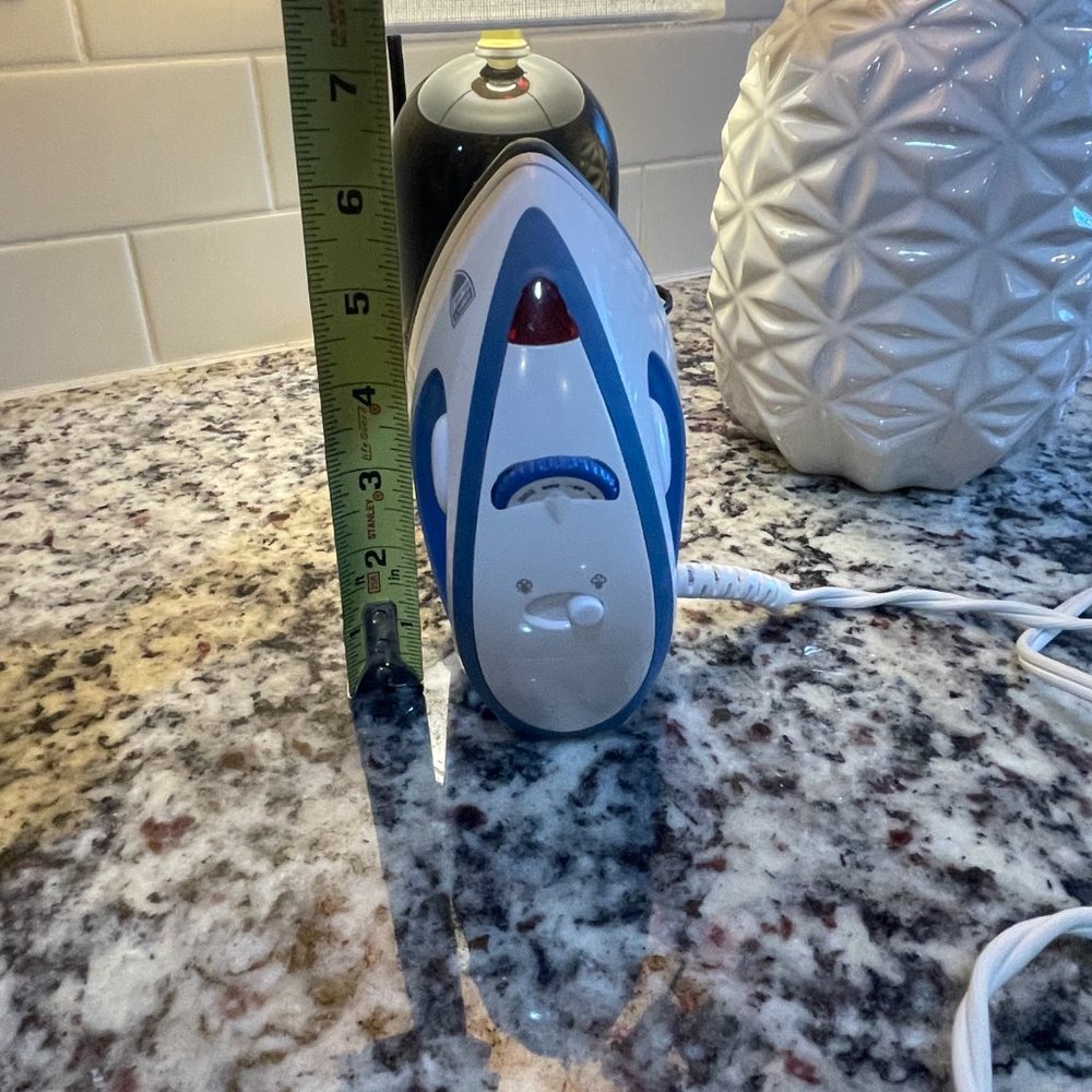 Sunbeam Hot-2-Trot Travel Compact Steam Iron Non-Stick 800 Watt - Picture 9 of 10